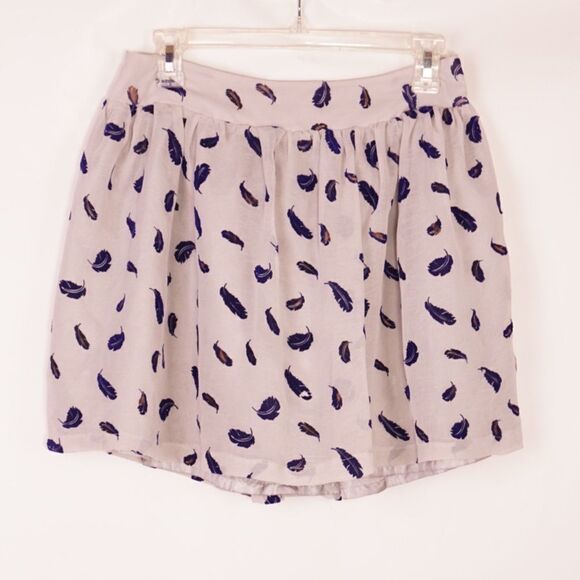 Forever 21 Mini Skirt, Gray with Blue Feathers, Lg - Picture 1 of 5